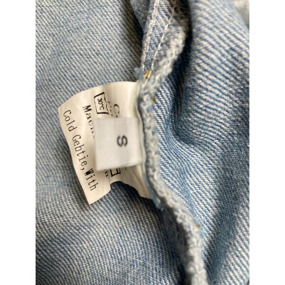 New Womens Distressed Denim Jean Jacket Size Small with Detachable Hood - Picture 9 of 15